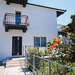 Lovrich 아파트 *