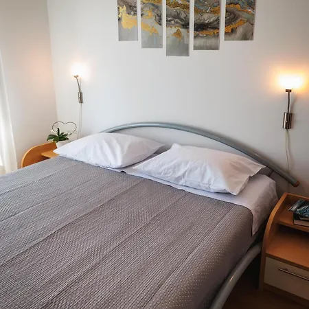 Lovrich Apartamento *